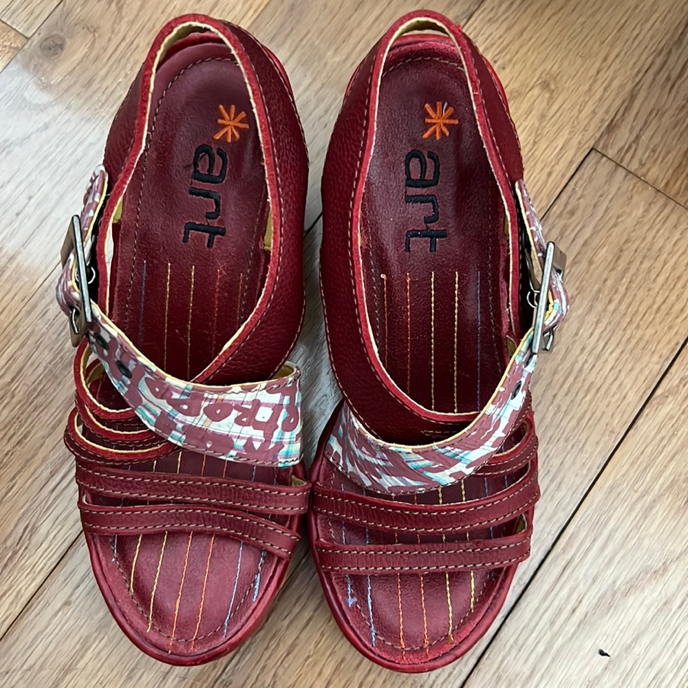 Red heels, sandle.